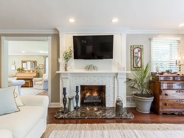 4 bedroom House in Pittsford, New York - Image 9