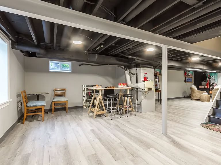4 bedroom House in Pittsford, New York - Image 3
