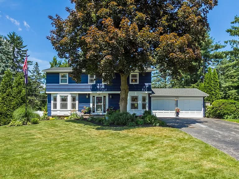 4 bedroom House in Pittsford, New York - Image 8