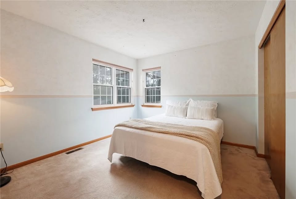 4 bedroom House in Rochester, New York - Image 9