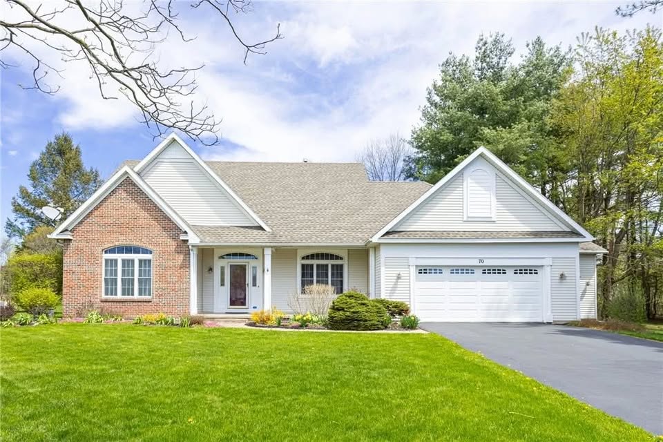 4 bedroom House in Rochester, New York - Image 1