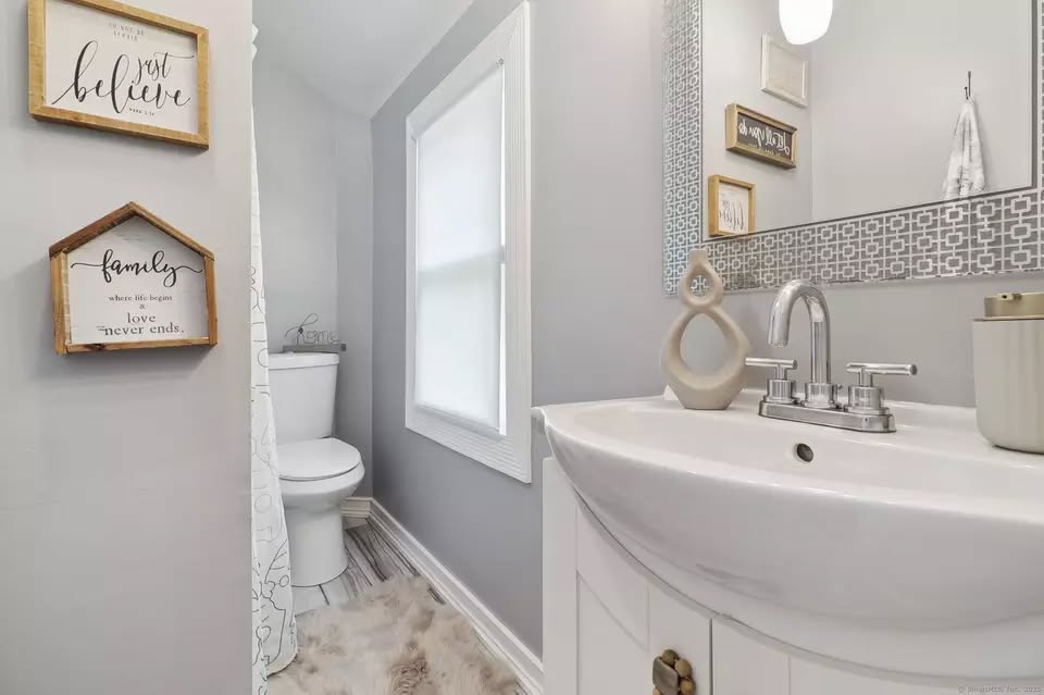 3 bedroom House in Bridgeport, Connecticut - Image 9