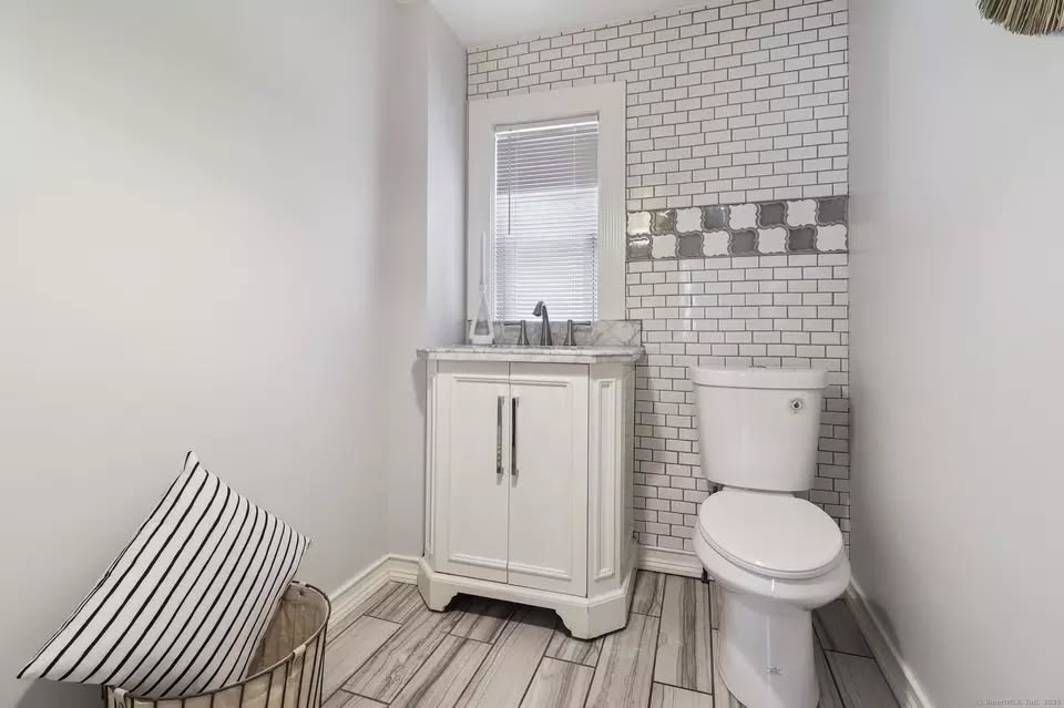 3 bedroom House in Bridgeport, Connecticut - Image 4