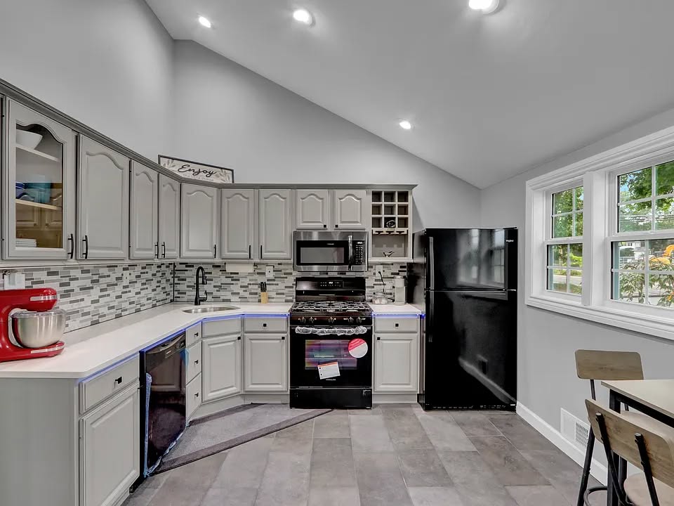 3 bedroom House in Port Jefferson, New York