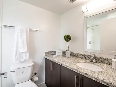 2 bedroom House in Miramar, Florida - Image 2