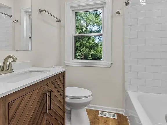 3 bedroom House in Downers Grove, Illinois - Image 4