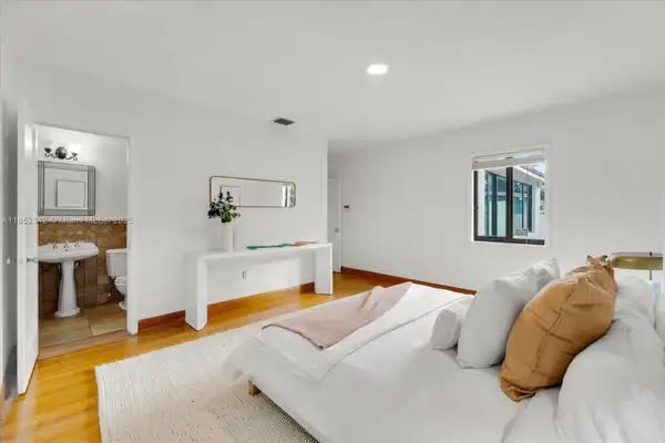 3 bedroom House in Miami, Florida - Image 9