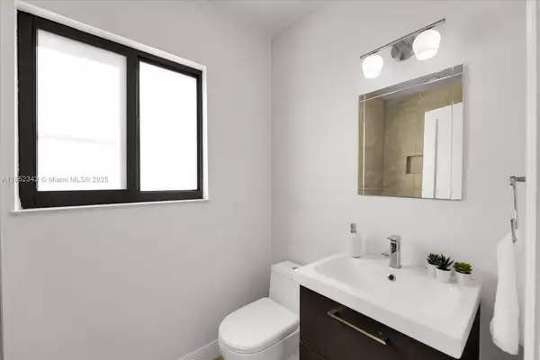 3 bedroom House in Miami, Florida - Image 14
