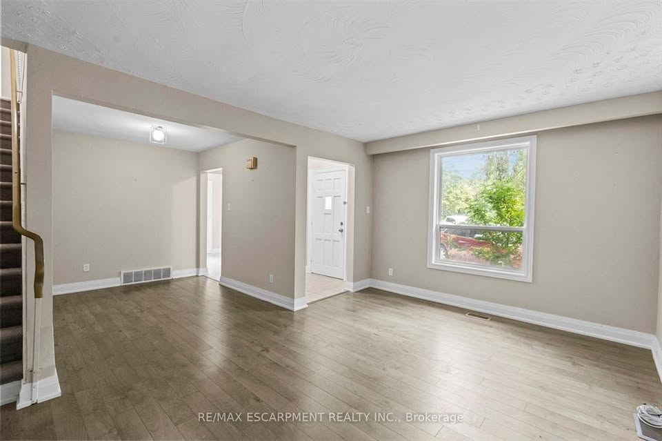 3 bedroom House in Burlington, Ontario - Image 17