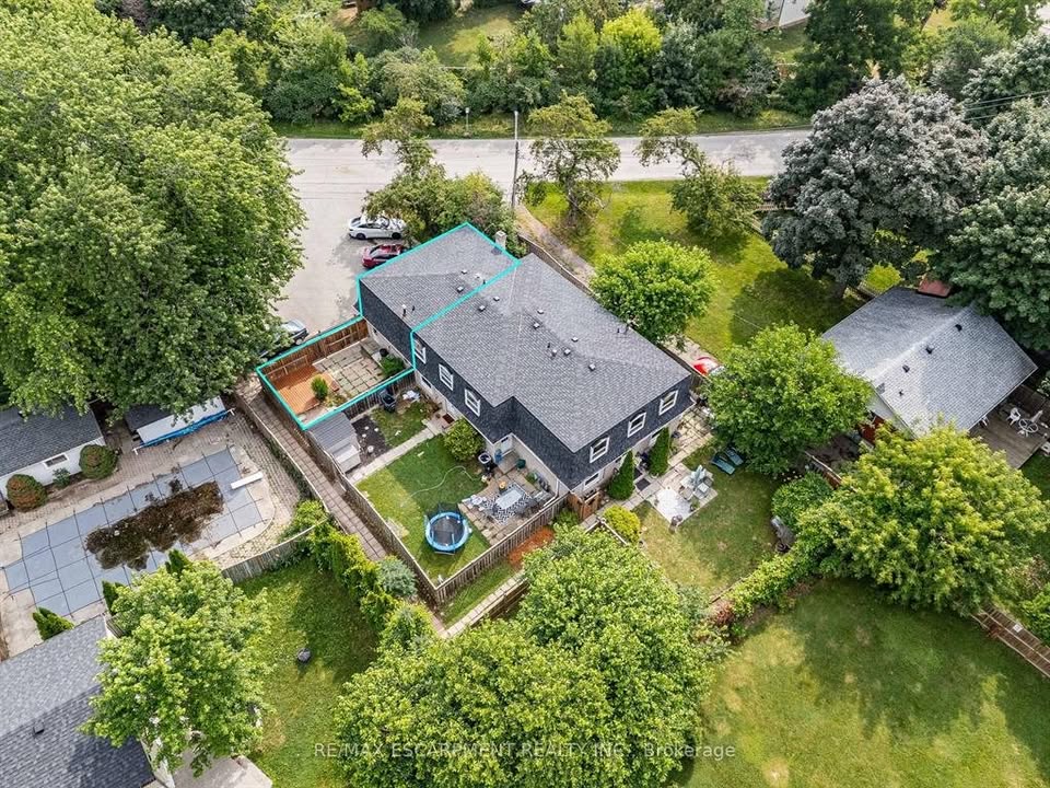 3 bedroom House in Burlington, Ontario - Image 12
