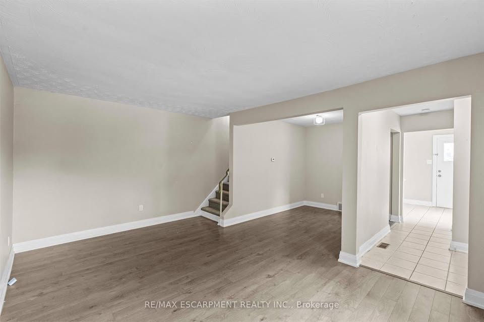 Charming 3-Bedroom House for Rent in Burlington