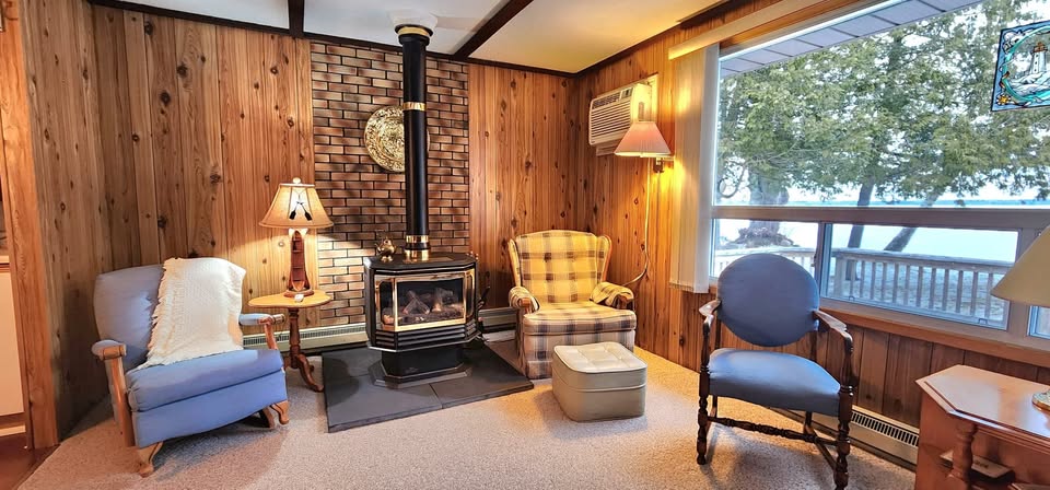 3 bedroom House in Kawartha Lakes, Ontario - Image 14