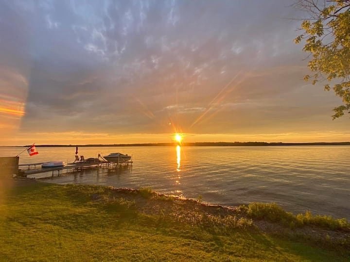 3 bedroom House in Kawartha Lakes, Ontario - Image 1