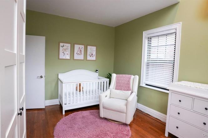 3 bedroom House in Whitestone, New York - Image 12