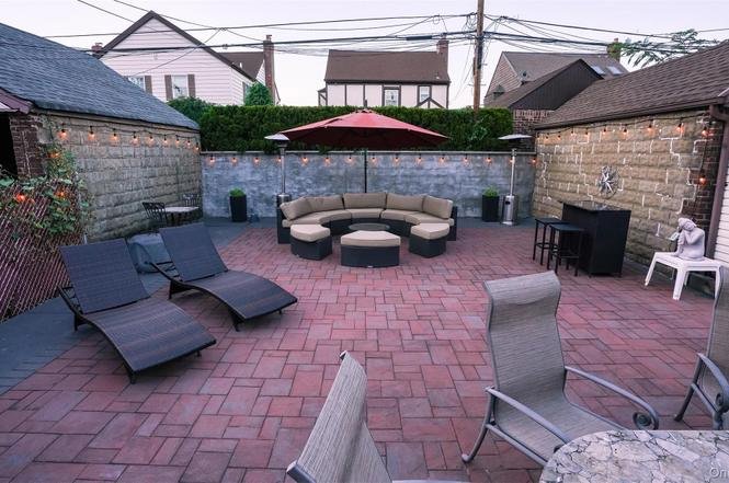 3 bedroom House in Whitestone, New York - Image 6