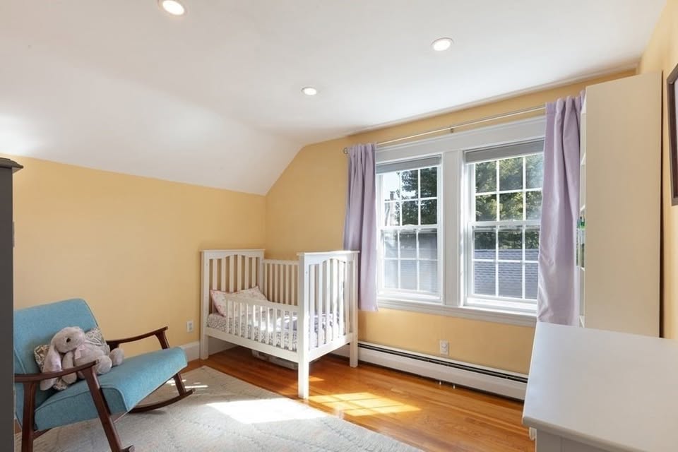 2 bedroom House in Medford, Massachusetts - Image 15