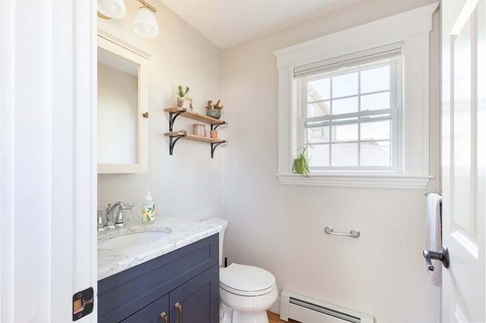 2 bedroom House in Medford, Massachusetts - Image 8