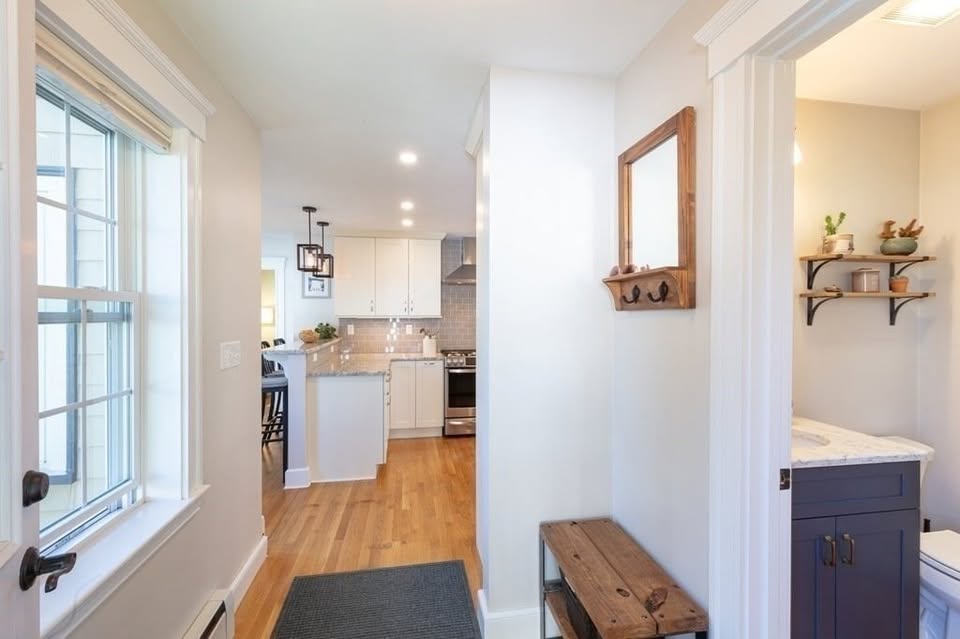 2 bedroom House in Medford, Massachusetts - Image 5