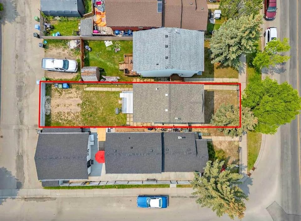4 bedroom House in Calgary, Alberta - Image 6