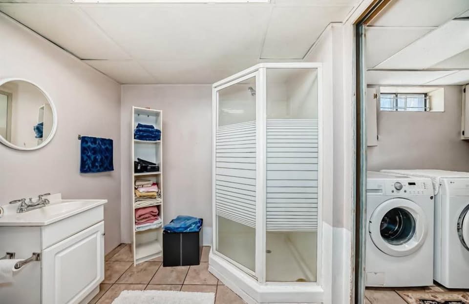 4 bedroom Unknown in Calgary, Alberta - Image 11