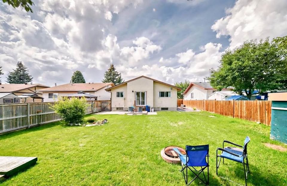 4 bedroom Unknown in Calgary, Alberta - Image 4