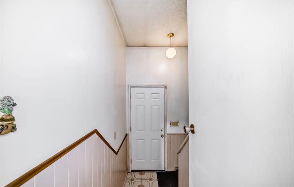 4 bedroom Unknown in Calgary, Alberta - Image 3