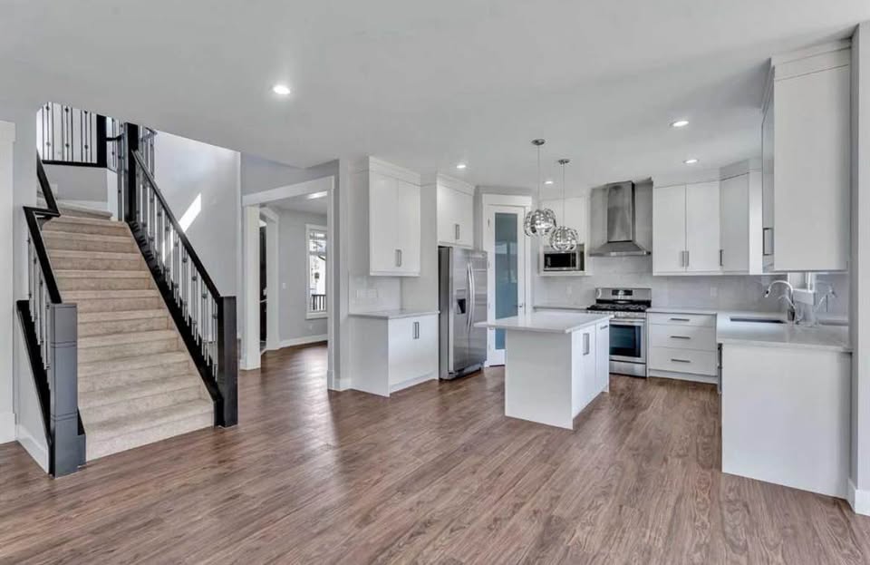 5 bedroom House in Chestermere, Alberta - Image 14