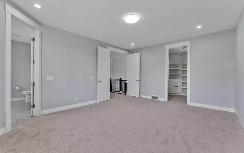5 bedroom House in Chestermere, Alberta - Image 10