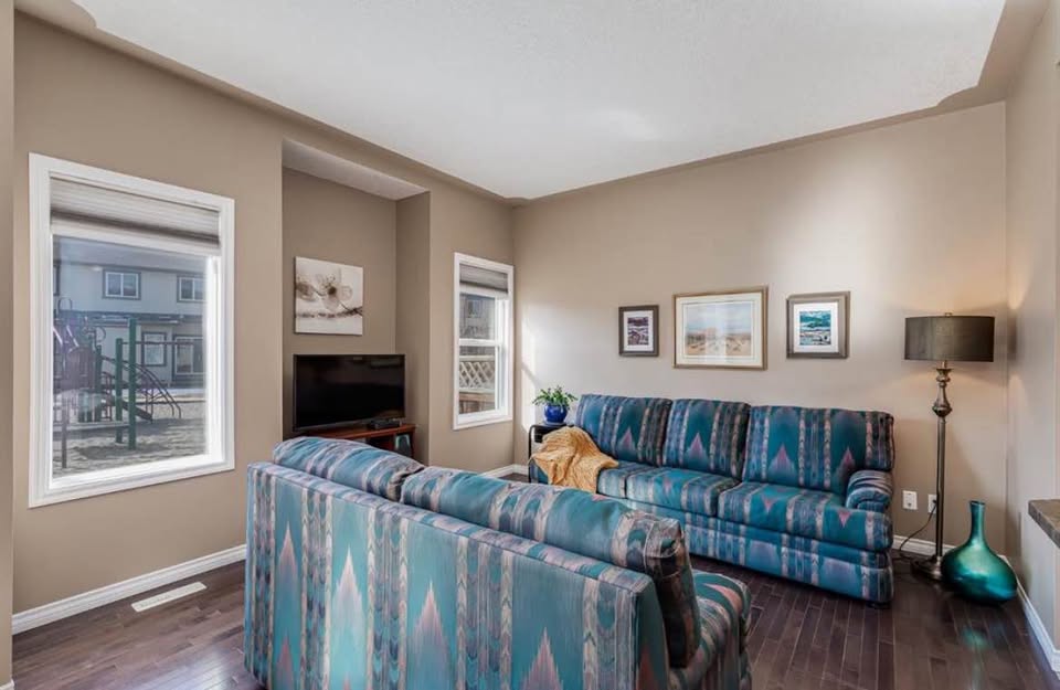 3 bedroom Townhouse in Airdrie, Alberta - Image 3