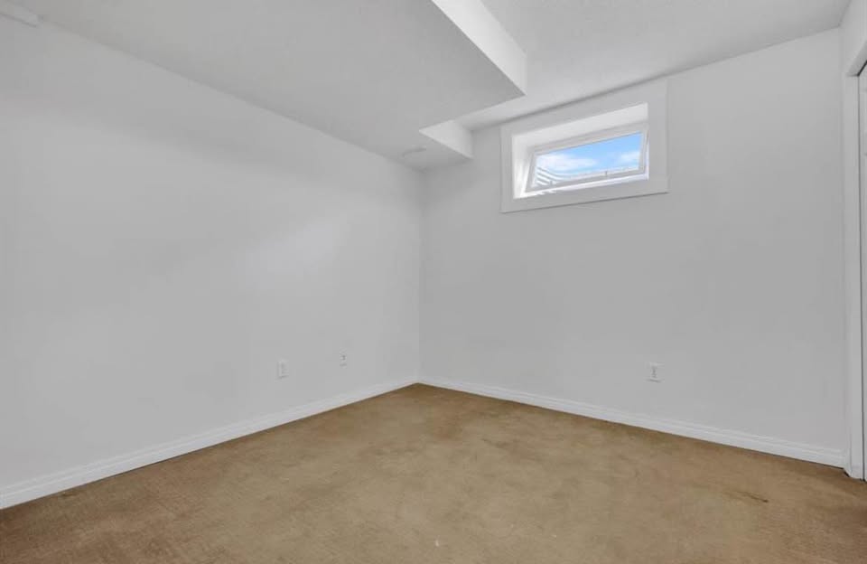 5 bedroom House in Calgary, Alberta - Image 14