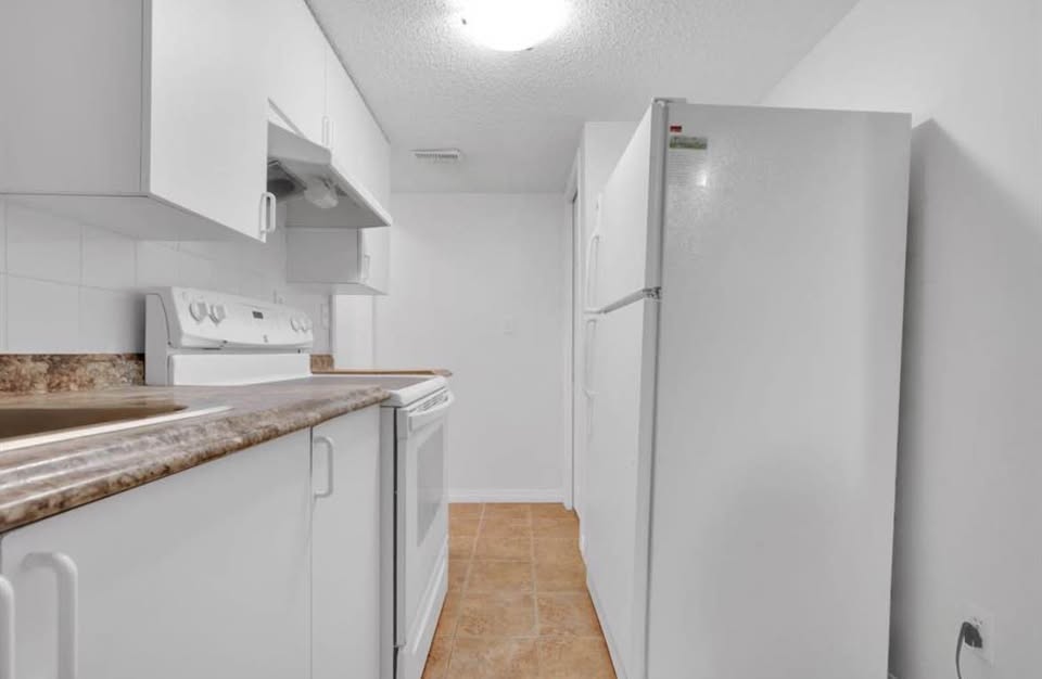 5 bedroom House in Calgary, Alberta - Image 15