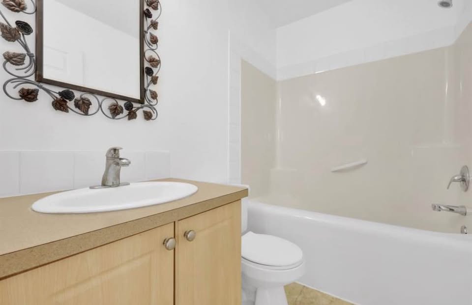 5 bedroom House in Calgary, Alberta - Image 6