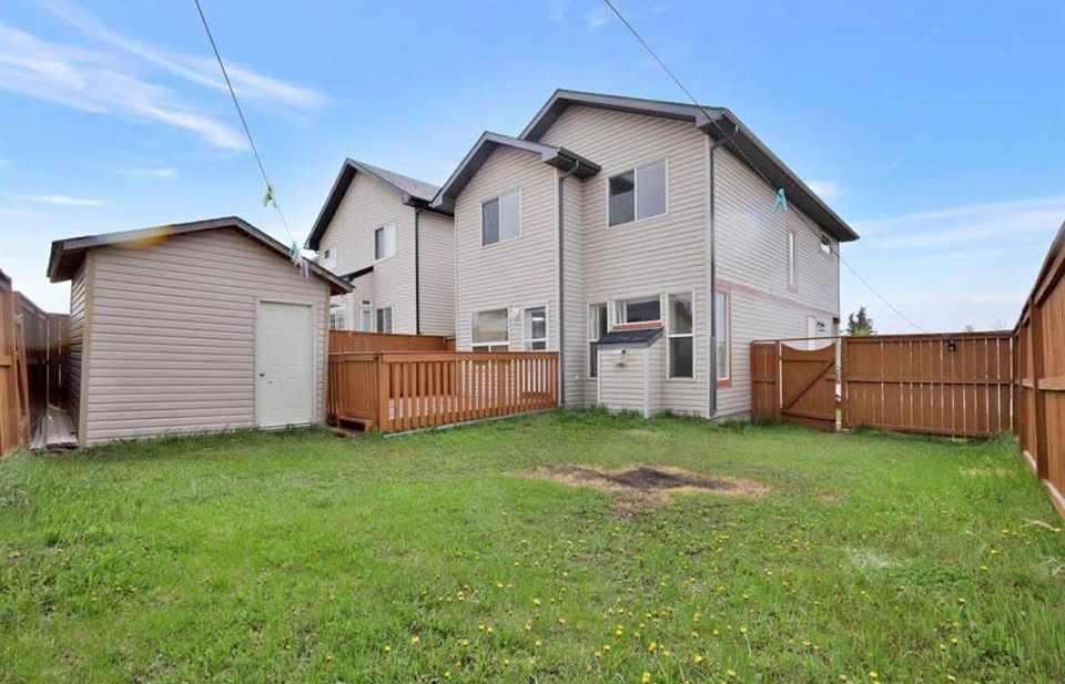 5 bedroom House in Calgary, Alberta - Image 4
