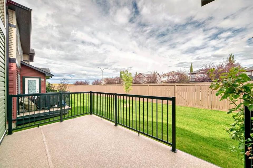 3 bedroom Duplex in Chestermere, Alberta - Image 5