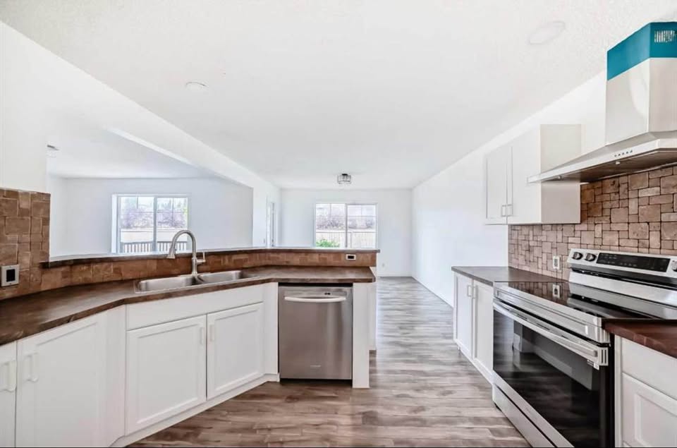 3 bedroom Duplex in Chestermere, Alberta - Image 7