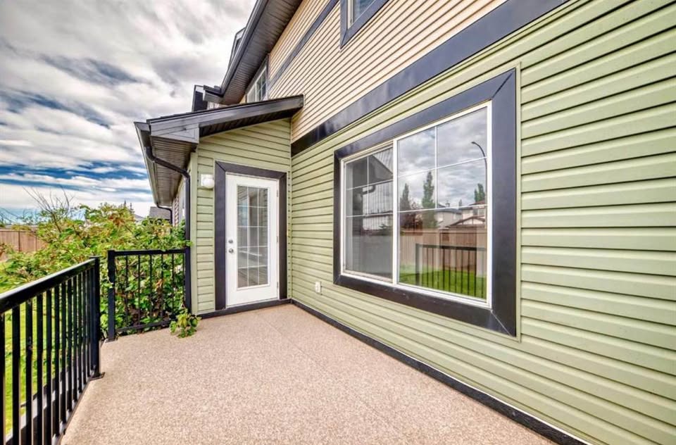 3 bedroom Duplex in Chestermere, Alberta - Image 12