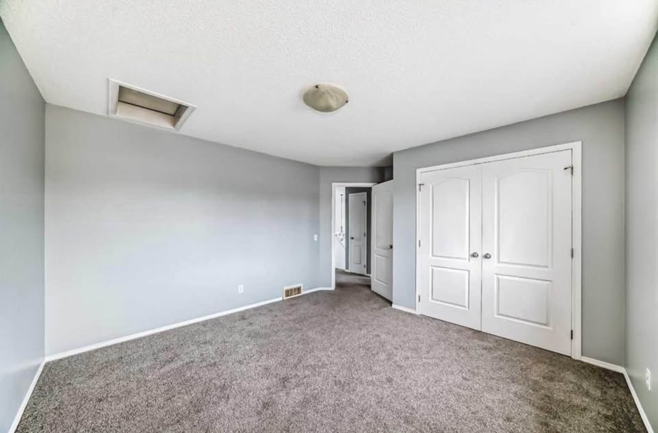 3 bedroom Duplex in Chestermere, Alberta - Image 8