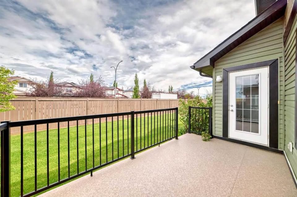 3 bedroom Duplex in Chestermere, Alberta - Image 11