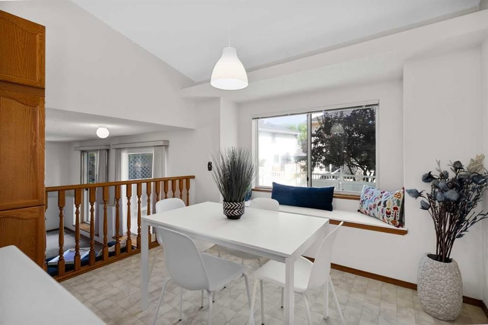 4 bedroom House in Calgary, Alberta - Image 13