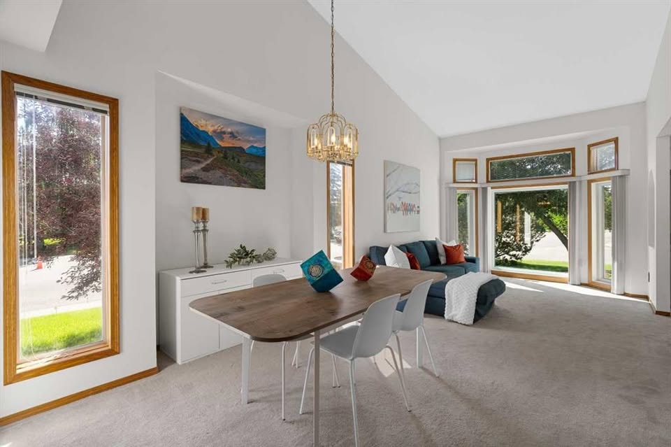 4 bedroom House in Calgary, Alberta - Image 8