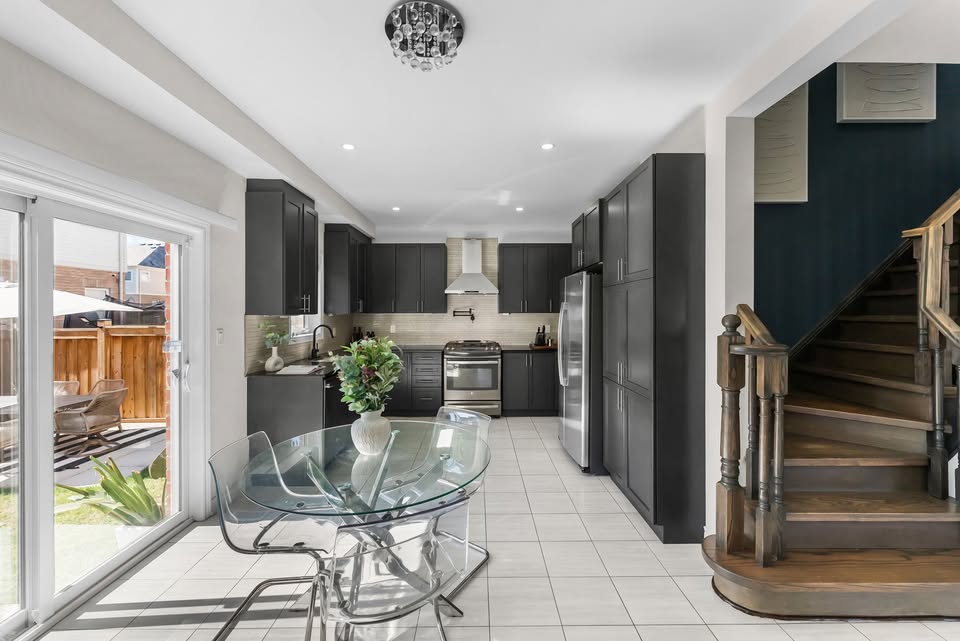 4 bedroom House in Oshawa, Ontario - Image 8