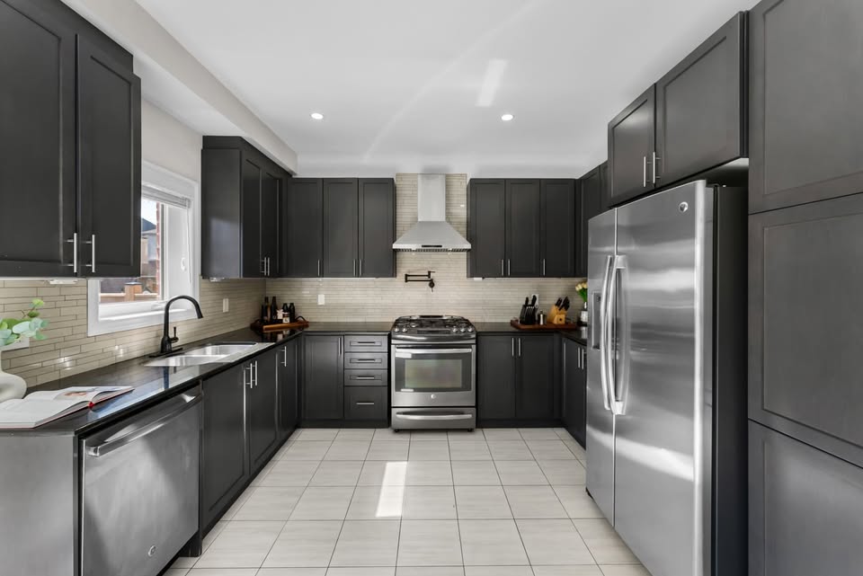 4 bedroom House in Oshawa, Ontario - Image 9